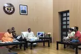 CM योगी ने मृतक विवेक तिवारी की पत्नी से की मुलाकात