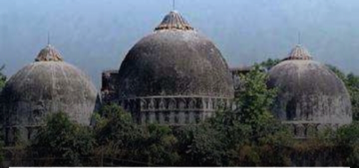 अयोध्या मामला: विवादित जमीन किसकी? सोमवार से सुप्रीम कोर्ट में सुनवाई