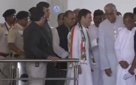 दिखेगा सियासत का सुपर शो, रायपुर पहुंचे राहुल गांधी,