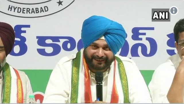 सिद्धू,बोले राहुल गांधी मेरे कप्तान, उन्हीं के कहने पर गया था पाकिस्तान