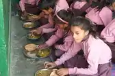 मिड डे मिल घोटाला: सभी जिलों के DM को जांच के निर्देश, महीने भर में सौंपनी होगी रिपोर्ट     