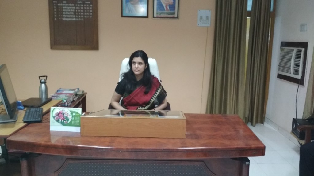 लोक सेवक पब्लिक अचीवर्स अवार्ड से सम्मानित र्हुइं जिलाधिकारी बहराइच माला श्रीवास्तव