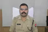 खुद के ही थाने में तीन पत्रकारों संग गिरफ्तार हुए SHO, रंगदारी के 8 लाख रुपये जब्त