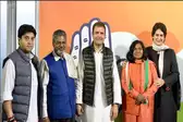 BJP सासंद सावित्री बाई फुले और सपा नेता राकेश सचान कांग्रेस में शामिल