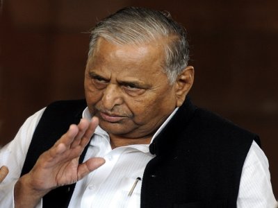 सपा के 40 स्टार प्रचारकों की लिस्ट, मुलायम सिंह यादव का नाम नहीं