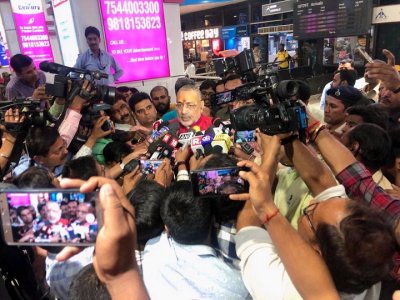 पटना पहुंचे गिरिराज सिंह  2 अप्रैल को बेगूसराय से भरेंगे नामांकन