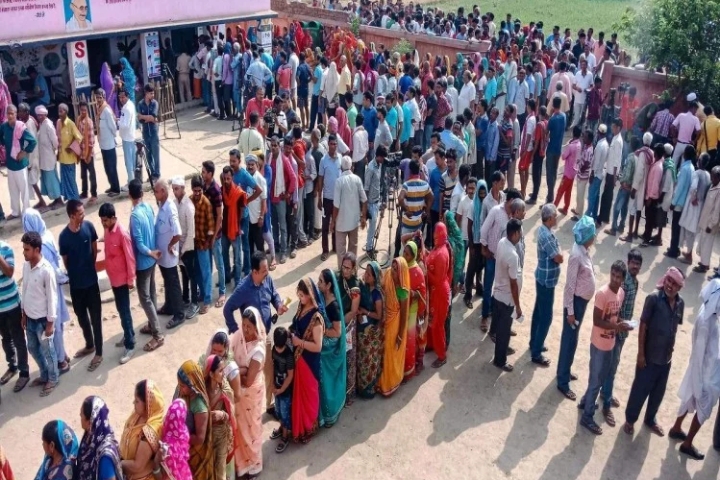 9 राज्यों की 71 लोकसभा सीटों पर मतदान खत्म, हिंसक झड़पों के बीच बंगाल में फिर बंपर वोटिंग