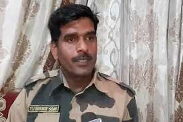 तेज बहादुर का नामांकन रद्द करने पर सुप्रीम कोर्ट ने चुनाव आयोग से मांगा जवाब