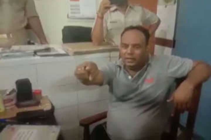 शामली पत्रकार पिटाई मामले में DGP ने लिया एक्शन, GRP इंस्पेक्टर सस्पेंड