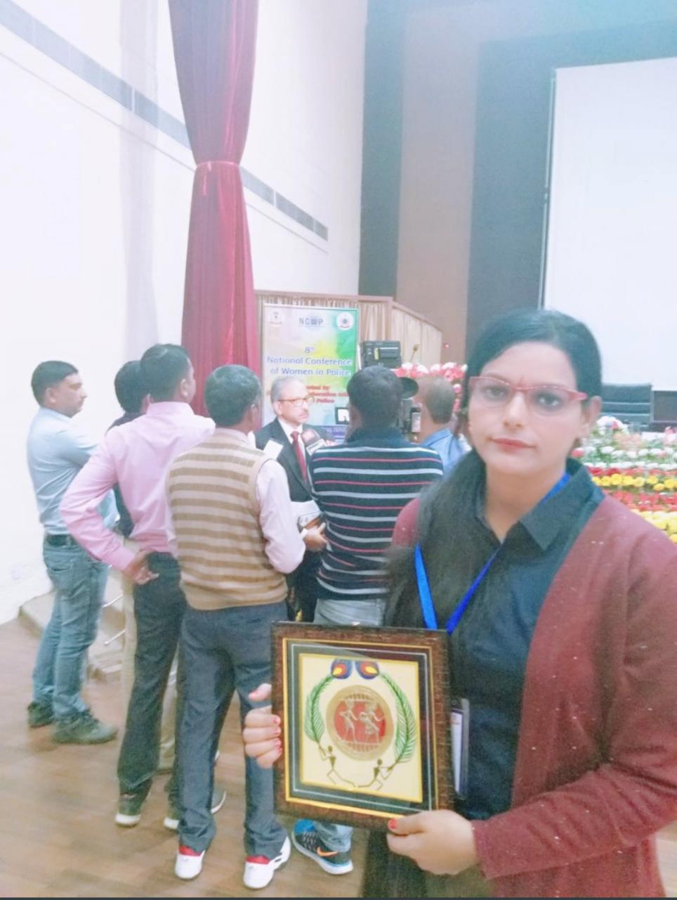 Aligarh:-राष्ट्रीय महिला पुलिस सम्मेलन में सम्मानित हुईं इंस्पेक्टर अरूणा राय
