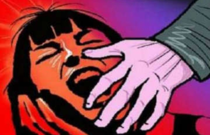 फिर मॉब लिंचिंग, महिला को निर्वस्त्र कर पति के सामने 2 घंटे तक पीटती रही भीड़