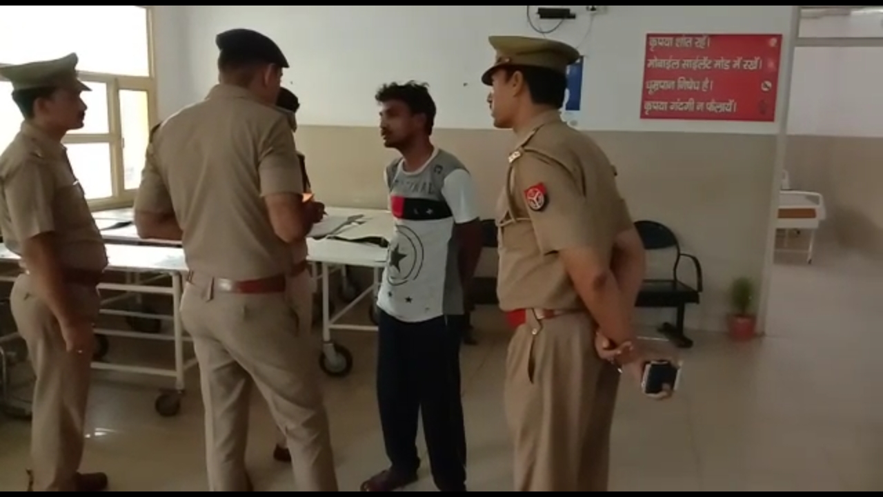 महिला का पर्स छीनकर भाग रहे बदमाश को पकड़ने के दौरान ट्रेन से गिरी माँ बेटी - मौत
