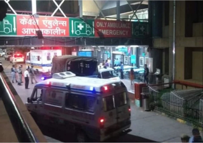 एम्स में भर्ती पीड़िता की हालत गंभीर, वेंटिलेटर पर रखा
