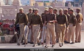 योगी सरकार का UP पुलिस को बड़ा तोहफा, आज से हर हफ्ते मिलेगी 1 दिन की छुट्टी