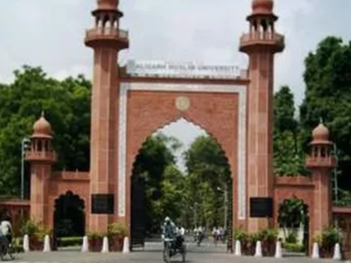 अलीगढ़ मुस्लिम यूनिवर्सिटी में BJP विधायक के पौत्र के साथ रैगिंग, मचा हड़कंप