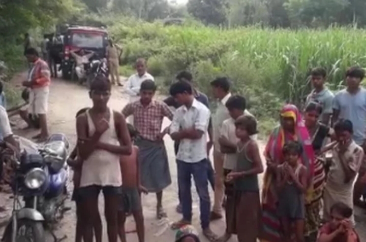 अवैध संबंधों के शक में युवक को फावड़े से काट डाला, वारदात के बाद खुद ही थाने पहुँचा