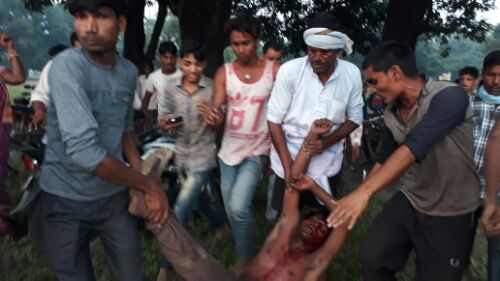 बहराइच ढोंगी बाबा ने युवक का गला रेतकर हत्या करने का किया प्रयास। रिपोर्ट :- पंकज कुमार सिंह।