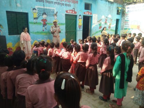 बहराइच प्रभारी यातायात अनिल कुमार तिवारी हेड कांस्टेबल शशिकांत कौल, कांस्टेबल  विश्वजीत राय, कांस्टेबल दिनेश चौहान।।।नसीम खान।।।