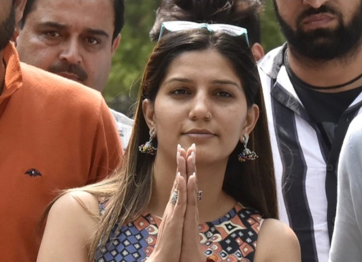 सिरसा में BJP के विरोधी उम्मीदवार गोपाल कांडा के लिए प्रचार करेंगी सपना चौधरी, पार्टी में हड़कंप