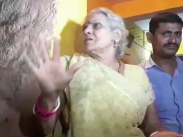 कमलेश तिवारी हत्याकांड: परिवार ने कहा- जब तक सीएम योगी नहीं आएंगे तब तक अंतिम संस्कार नहीं करेंगे
