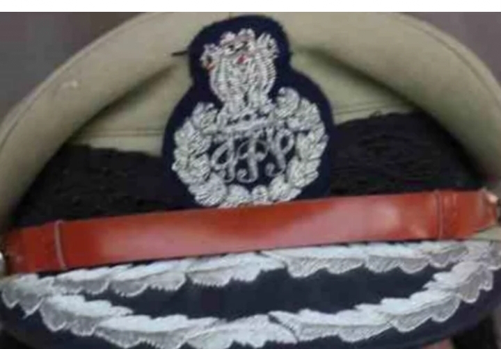 यूपी में आठ जिलों के पुलिस कप्तान सहित 24 आईपीएस अफसरों के तबादले